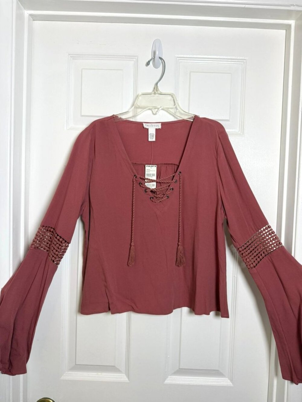 Full Tilt Boho Mauve Lace Front Long Bell Sleeve Blouse Size Large NWT
